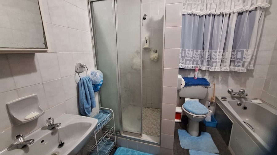 3 Bedroom Property for Sale in Stilbaai Wes Western Cape